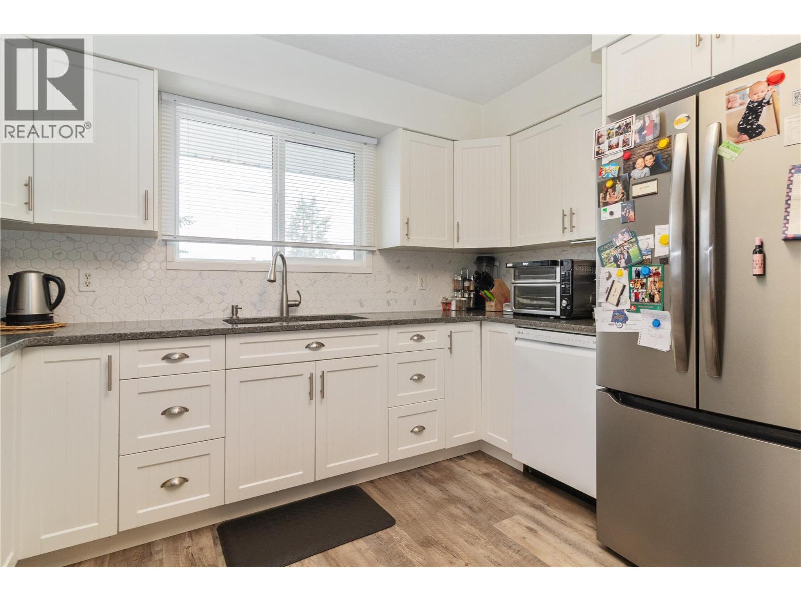 410 Madsen Road, Kelowna, British Columbia  V1X 2C2 - Photo 2 - 10394735