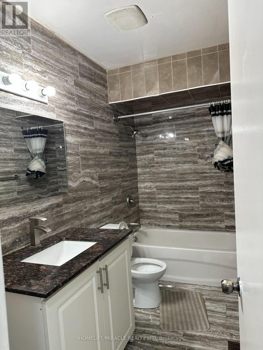 2931 Islington Avenue, Toronto, Ontario  M9L 2K3 - Photo 15 - W13658252