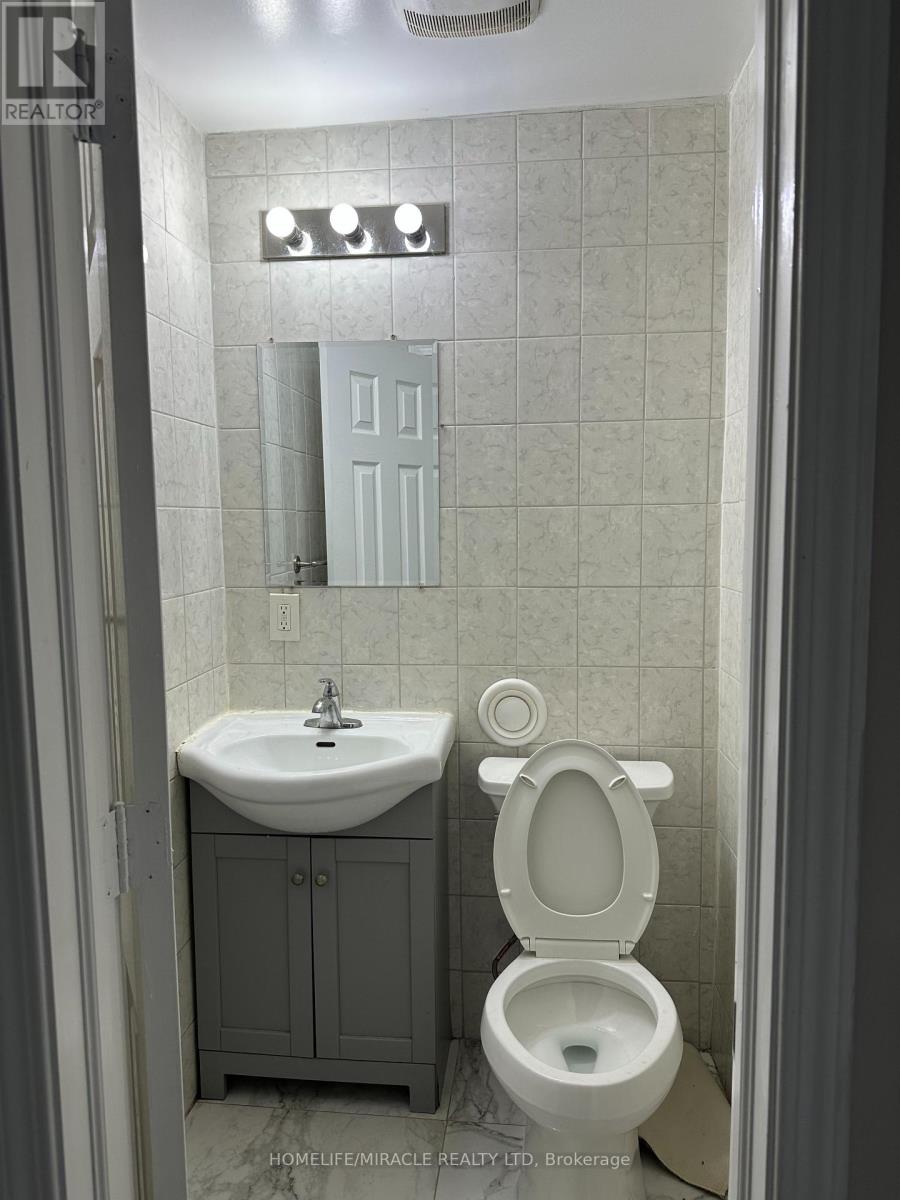 2931 Islington Avenue, Toronto, Ontario  M9L 2K3 - Photo 16 - W13658252
