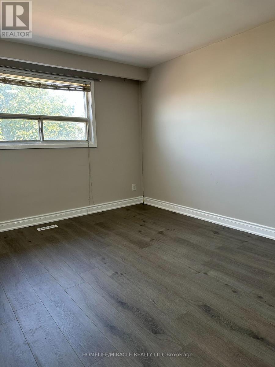 2931 Islington Avenue, Toronto, Ontario  M9L 2K3 - Photo 17 - W13658252