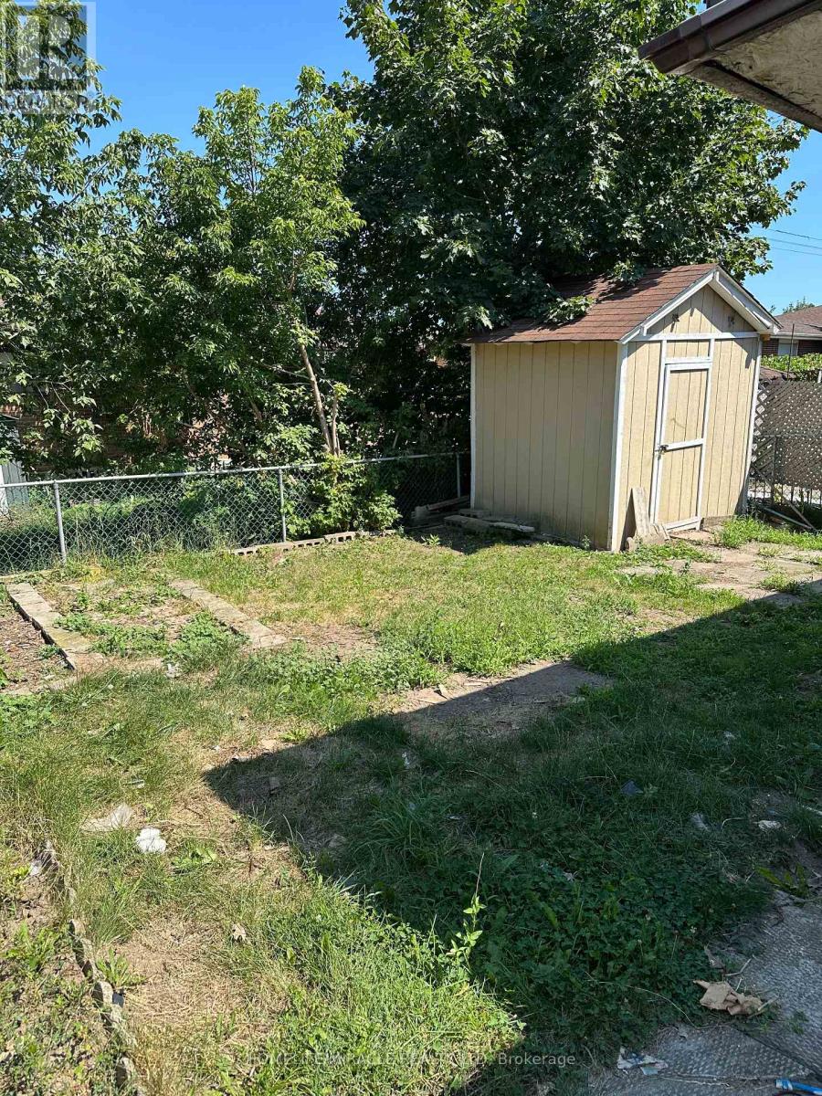 2931 Islington Avenue, Toronto, Ontario  M9L 2K3 - Photo 3 - W13658252