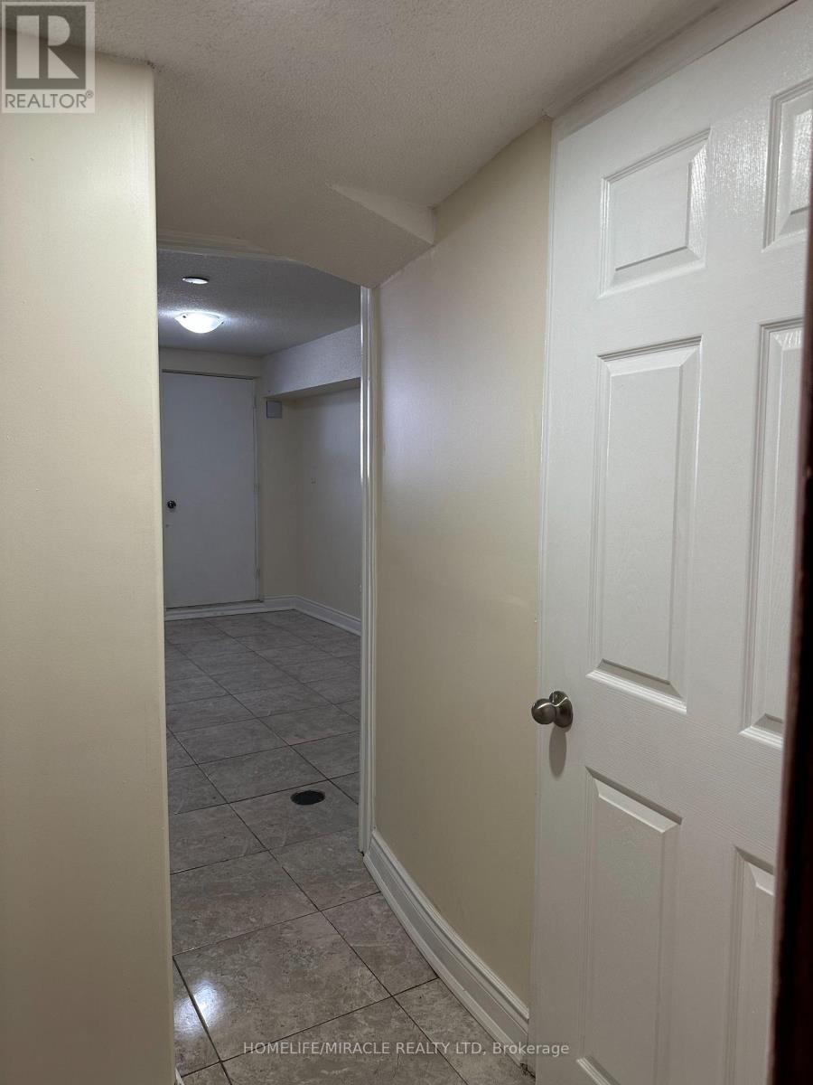 2931 Islington Avenue, Toronto, Ontario  M9L 2K3 - Photo 30 - W13658252