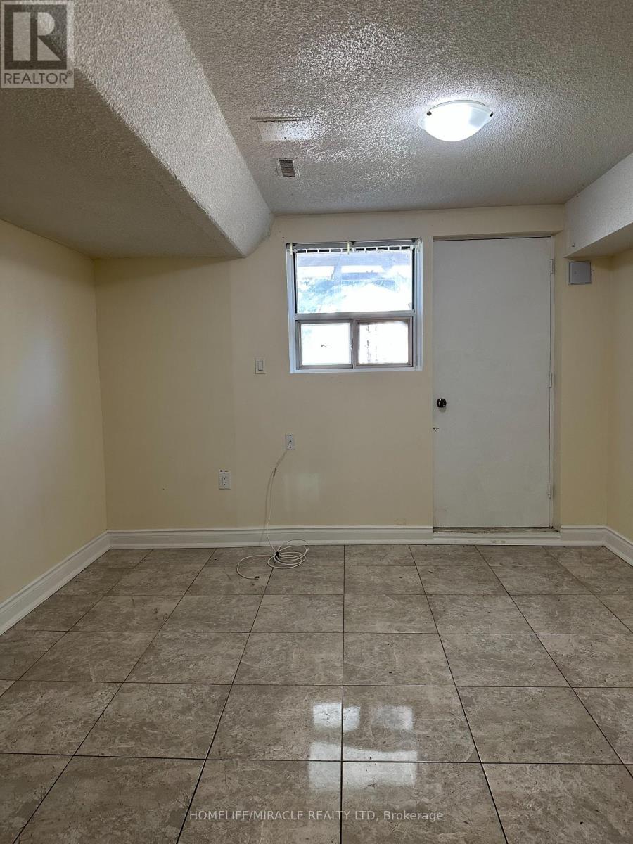 2931 Islington Avenue, Toronto, Ontario  M9L 2K3 - Photo 31 - W13658252