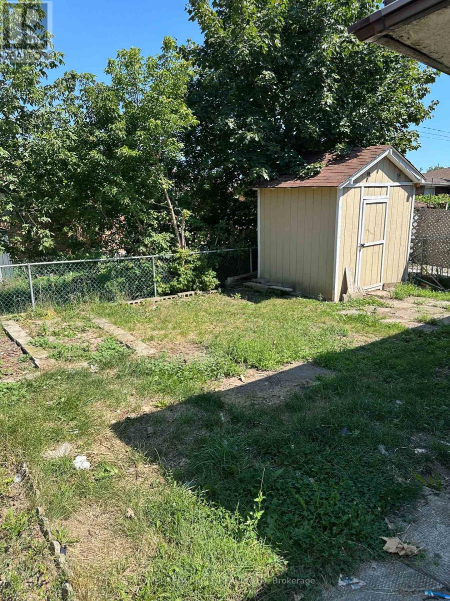 2931 Islington Avenue, Toronto, Ontario  M9L 2K3 - Photo 4 - W13658252
