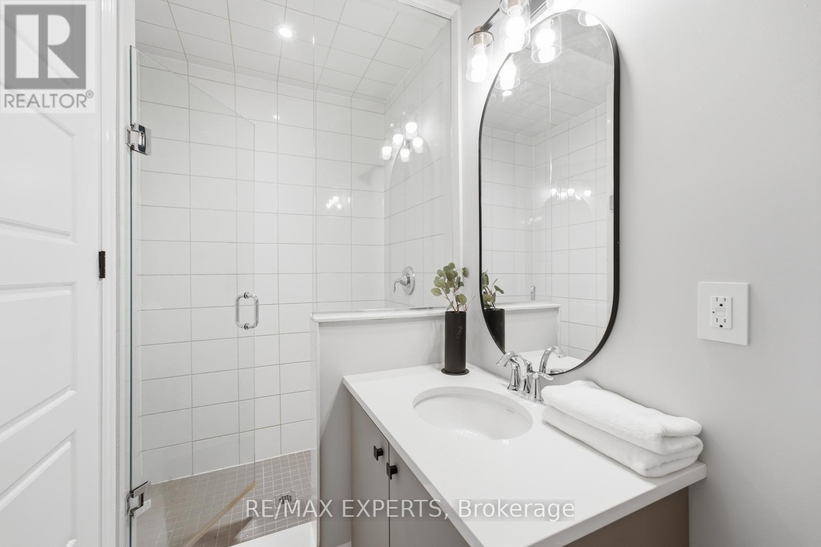 1296 Aymond Crescent W, Oakville, Ontario  L6H 7W8 - Photo 37 - W13658262