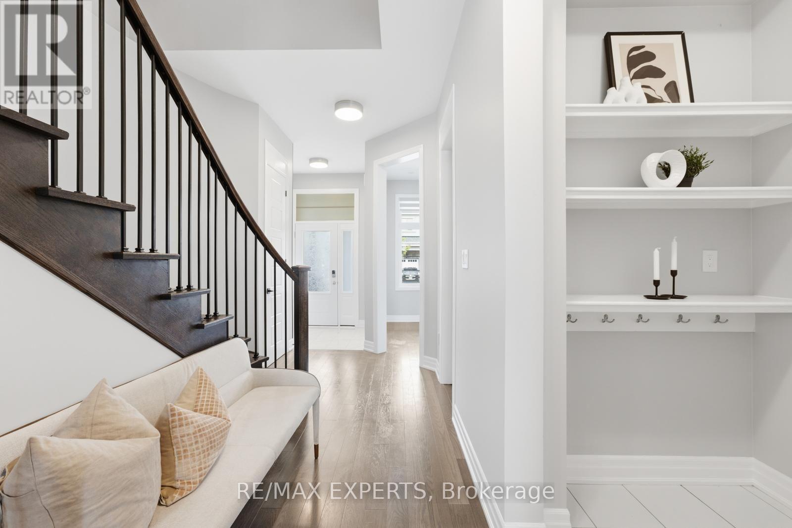 1296 Aymond Crescent W, Oakville, Ontario  L6H 7W8 - Photo 7 - W13658262