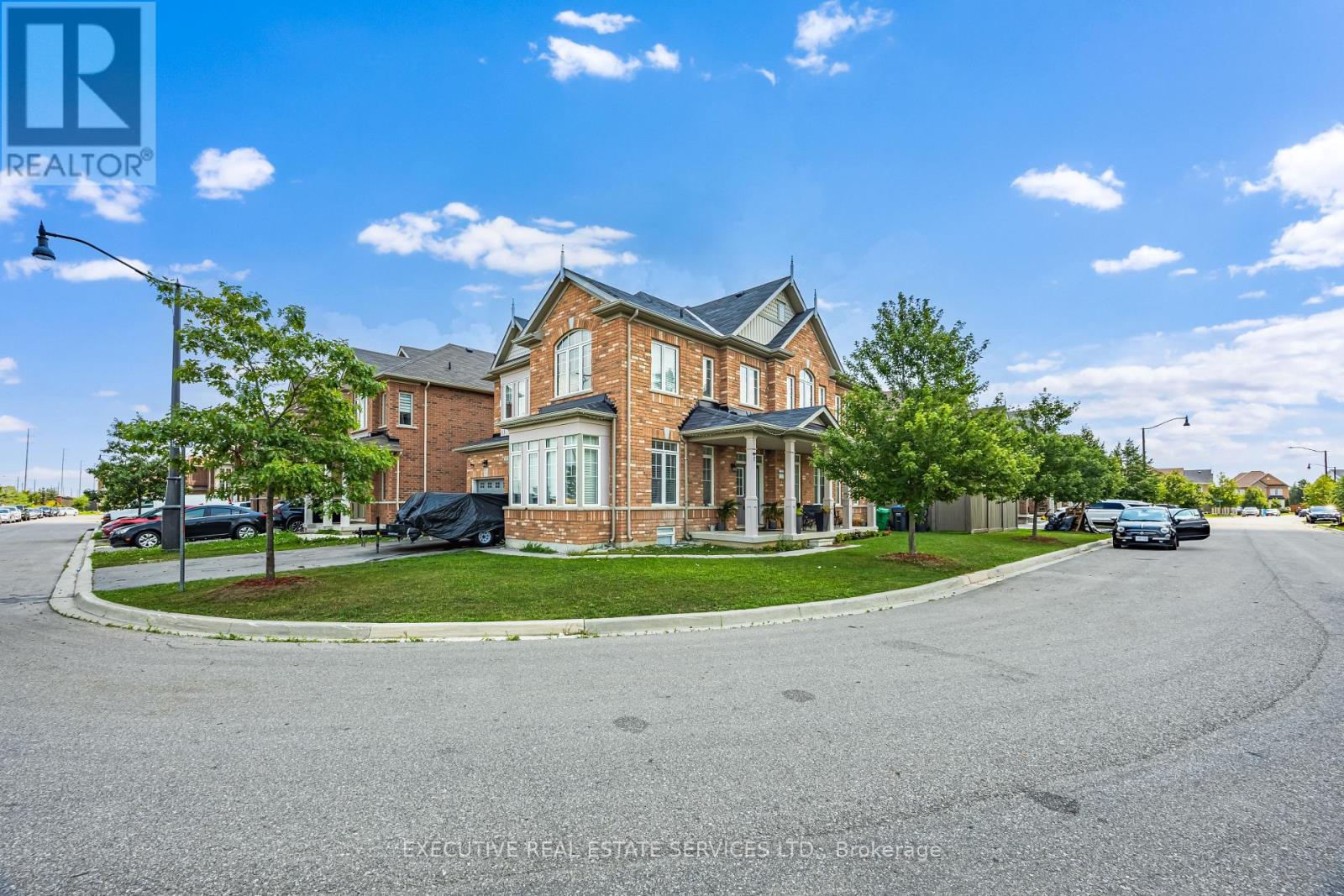 61 Truro Circle N, Brampton (Northwest Brampton), Ontario  L7A 4E6 - Photo 3 - W13658324