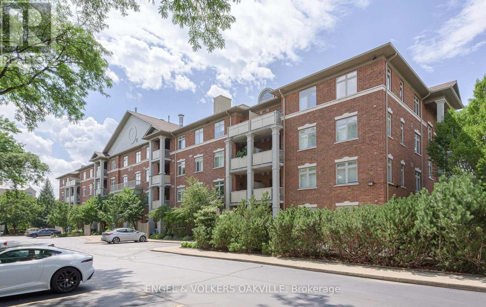 404 - 391 Plains Road E, Burlington, Ontario  L7T 4M2 - Photo 2 - W13658328