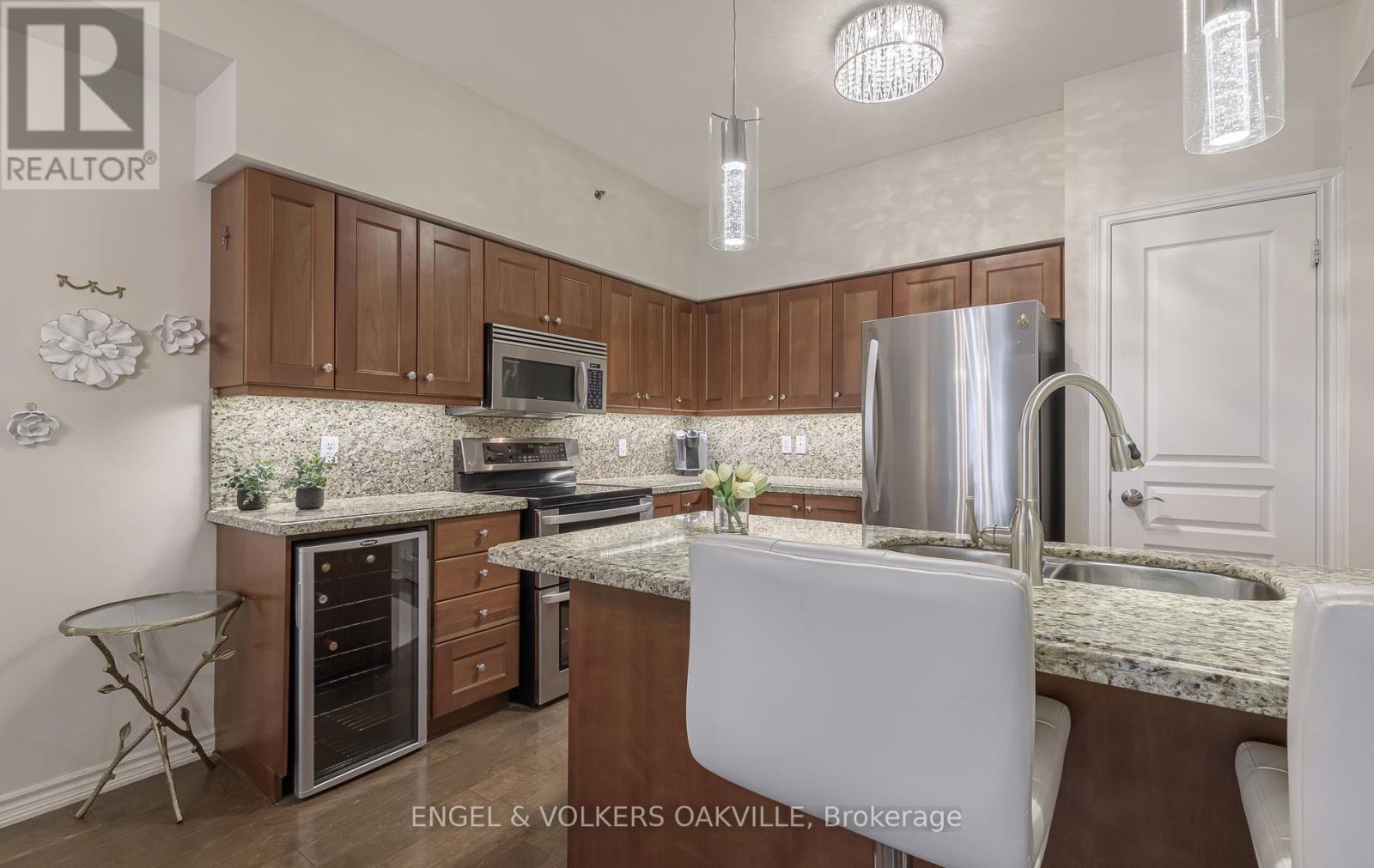 404 - 391 Plains Road E, Burlington, Ontario  L7T 4M2 - Photo 9 - W13658328