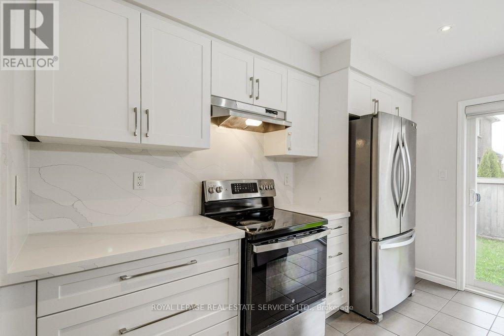 329 Gooding Crescent, Milton, Ontario  L9E 0A9 - Photo 15 - W13658346