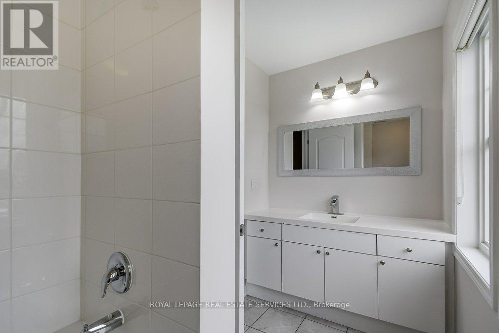 329 Gooding Crescent, Milton, Ontario  L9E 0A9 - Photo 31 - W13658346
