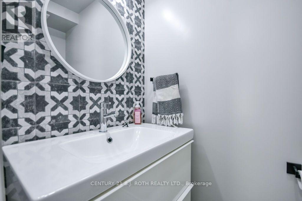 249 Leavens Court, Caledon, Ontario  L7E 2A8 - Photo 18 - W13658350