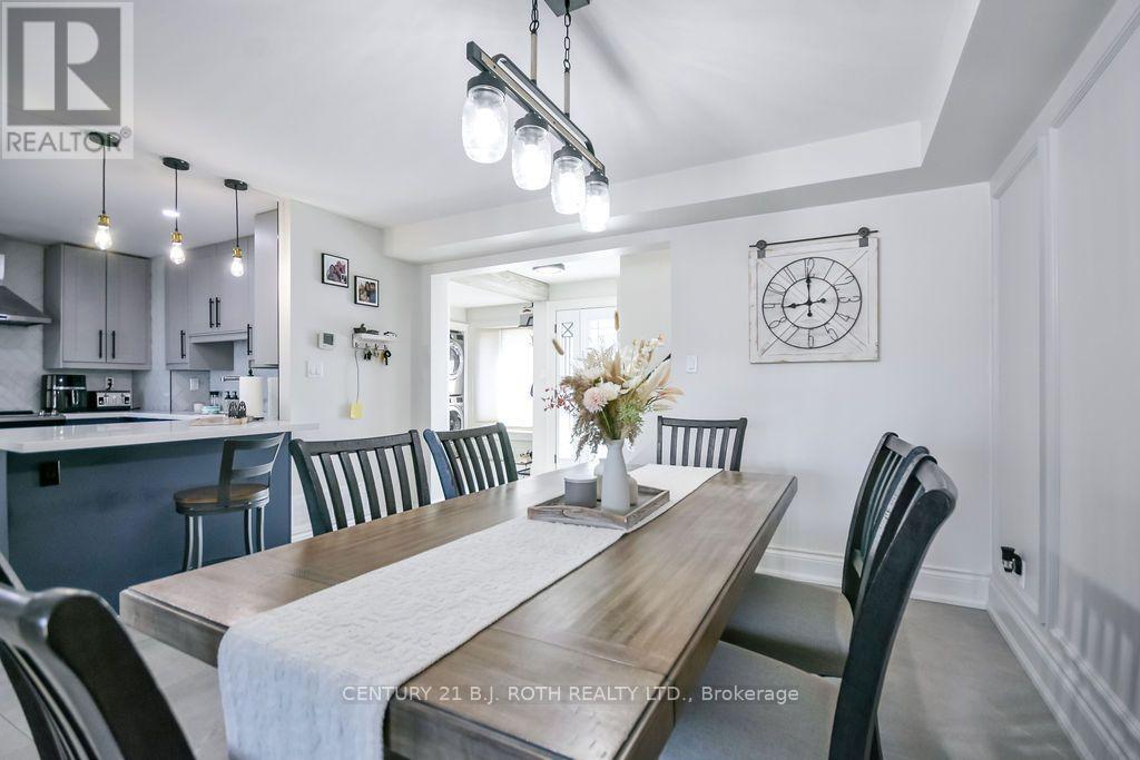 249 Leavens Court, Caledon, Ontario  L7E 2A8 - Photo 9 - W13658350