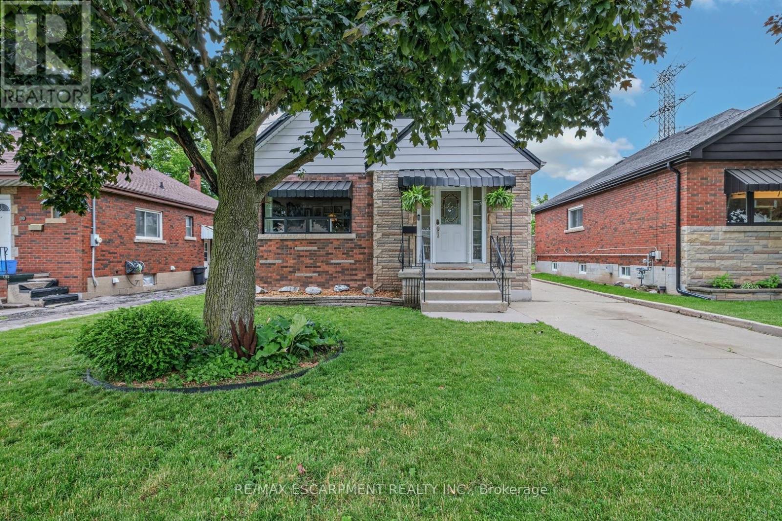 66 PALING COURT, Hamilton, Ontario