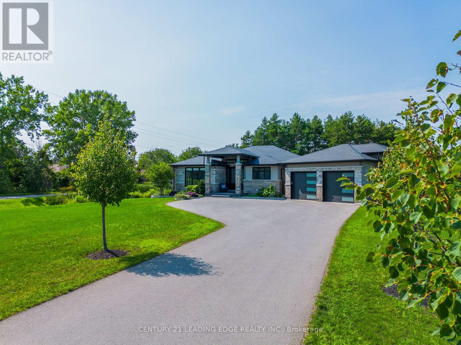 9 LEASIDE STREET, Prince Edward County, Ontario