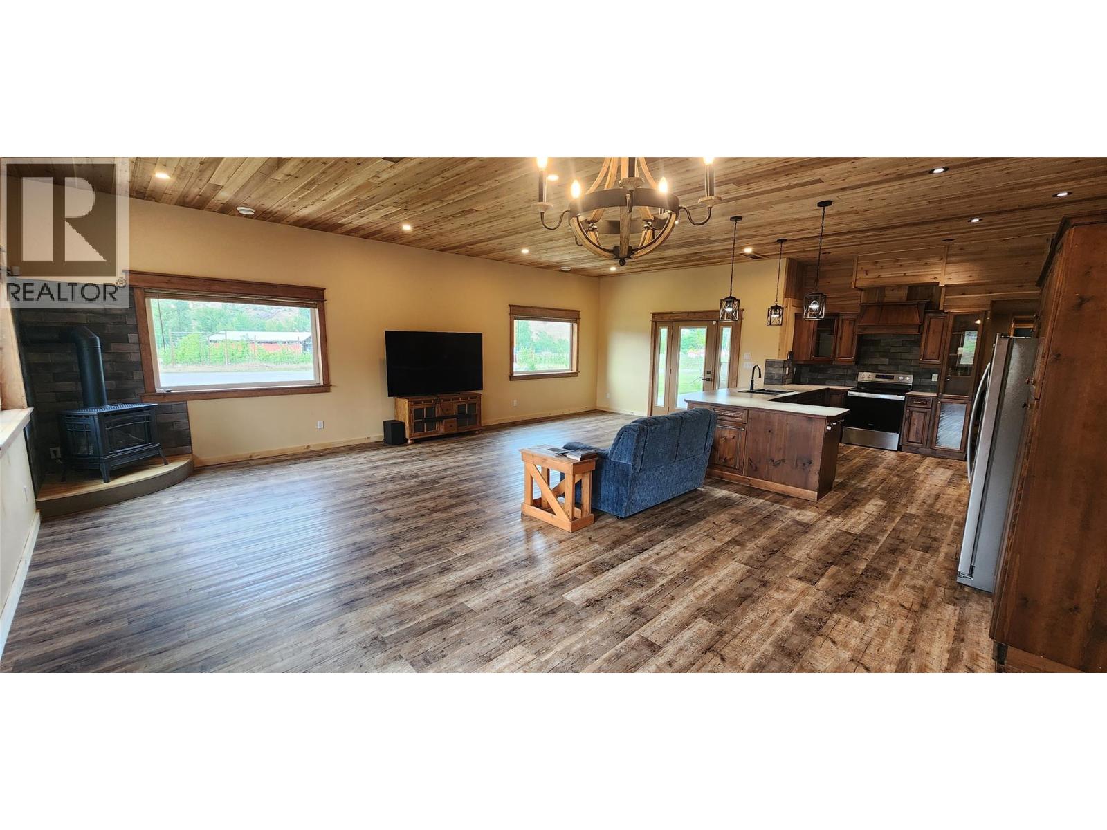 90 Sagamore Road, Grand Forks, British Columbia  V0H 1H4 - Photo 10 - 10386232