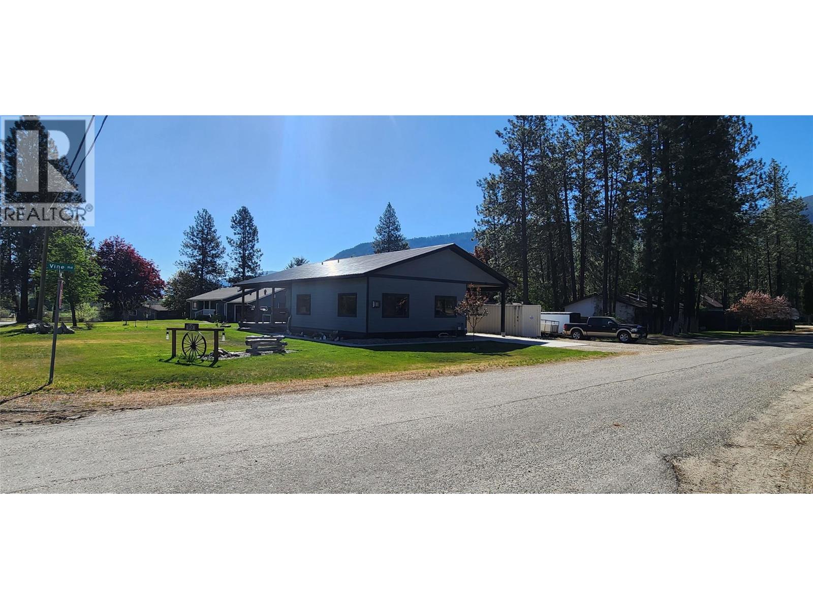 90 Sagamore Road, Grand Forks, British Columbia  V0H 1H4 - Photo 3 - 10386232