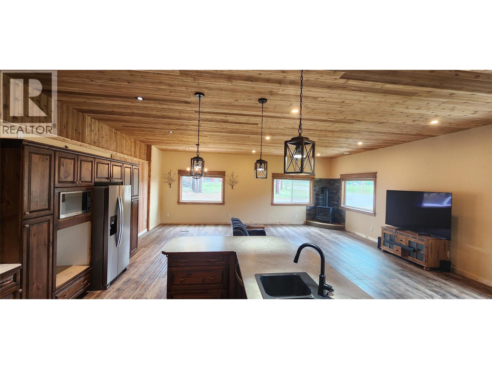 90 Sagamore Road, Grand Forks, British Columbia  V0H 1H4 - Photo 13 - 10386232