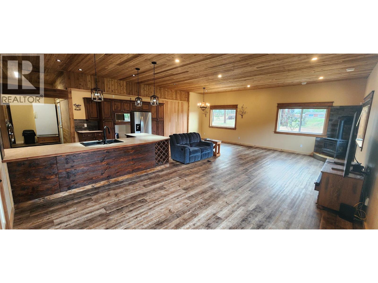 90 Sagamore Road, Grand Forks, British Columbia  V0H 1H4 - Photo 9 - 10386232