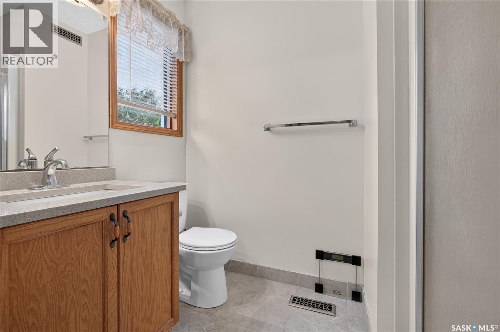 3547 Hazel Grove, Regina, Saskatchewan  S4V 2S7 - Photo 23 - SK045138