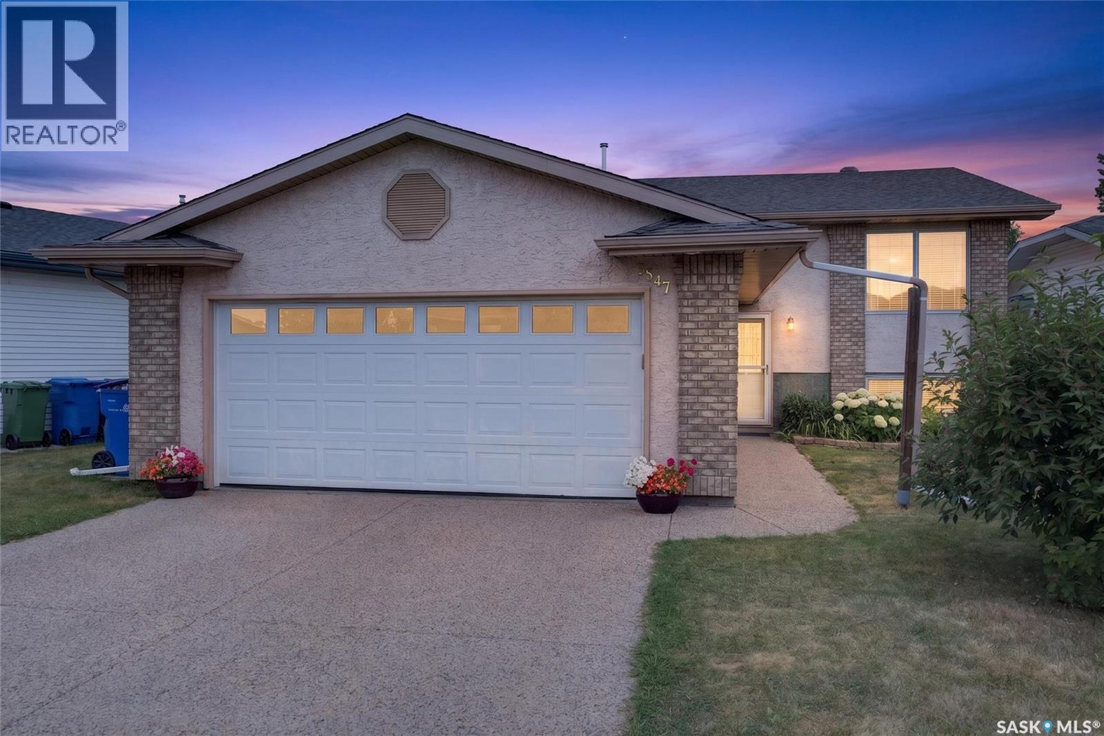 3547 Hazel Grove, Regina, Saskatchewan  S4V 2S7 - Photo 4 - SK045138