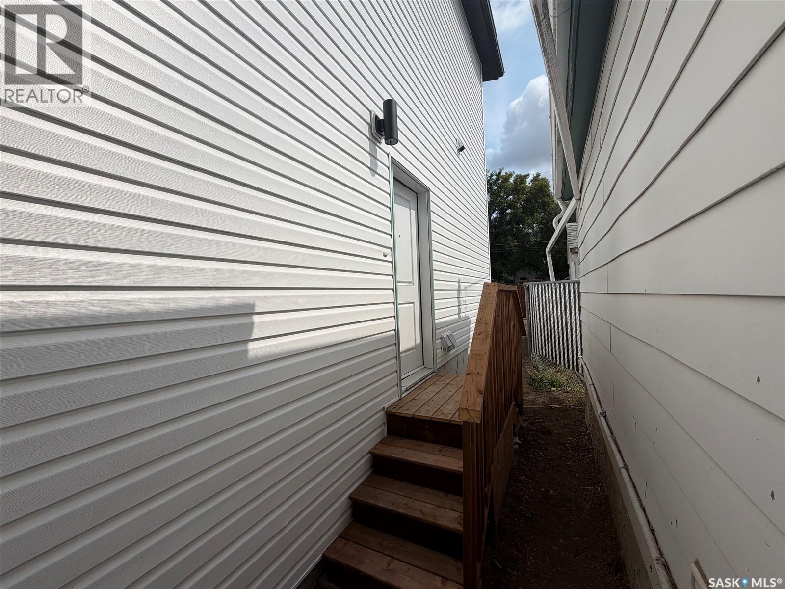 1220 H Avenue N, Saskatoon, Saskatchewan  S7L 2E2 - Photo 32 - SK045055