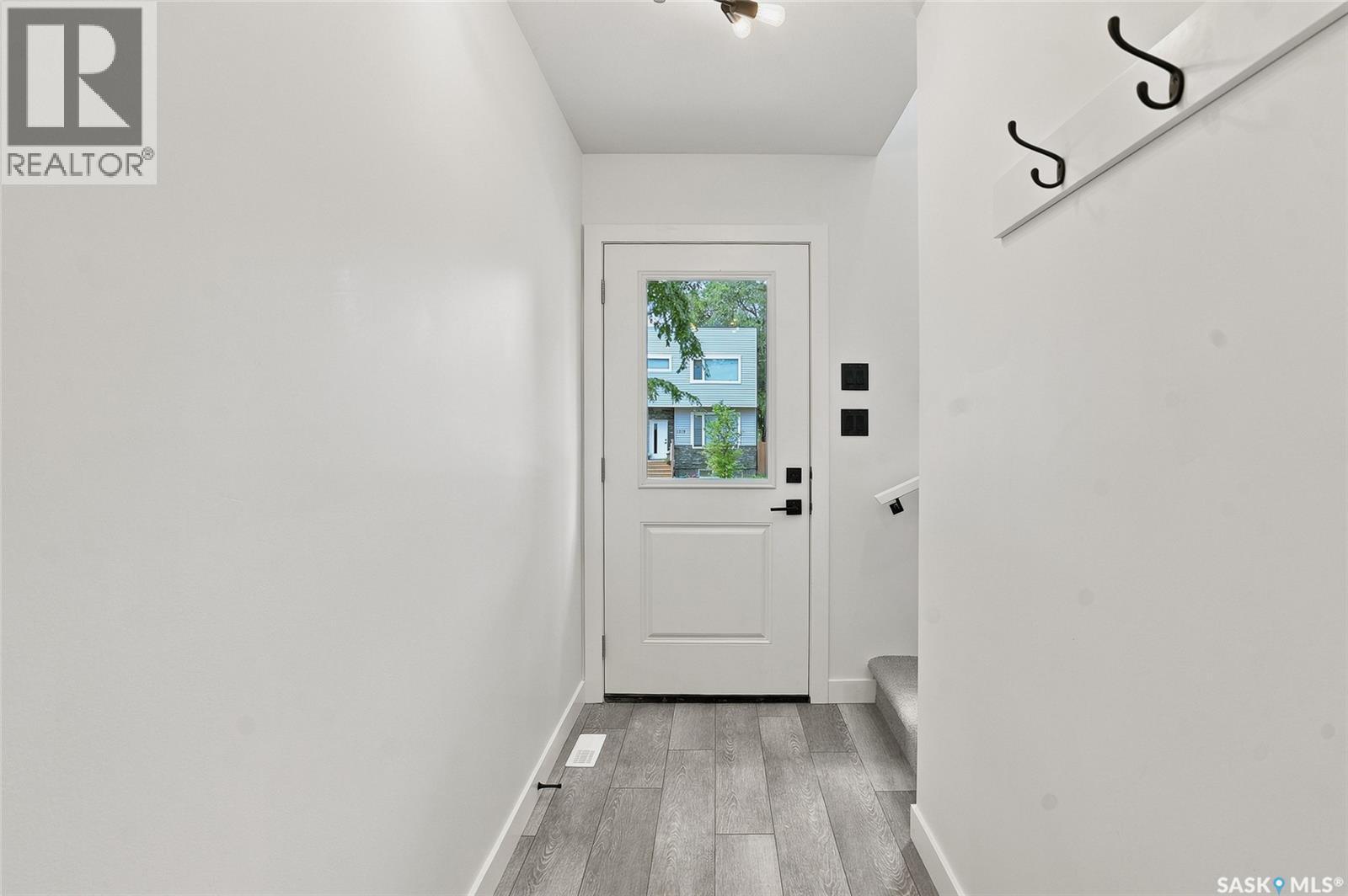1220 H Avenue N, Saskatoon, Saskatchewan  S7L 2E2 - Photo 4 - SK045055