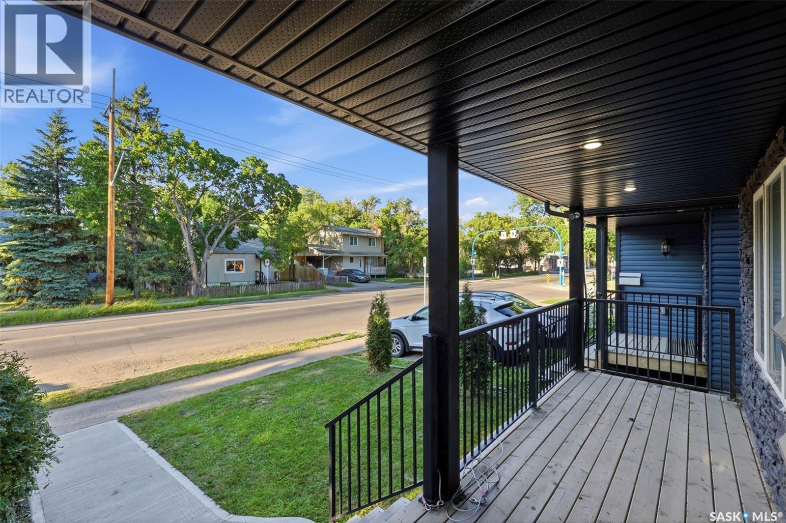 705 33rd Street W, Saskatoon, Saskatchewan  S7L 0W2 - Photo 3 - SK044967