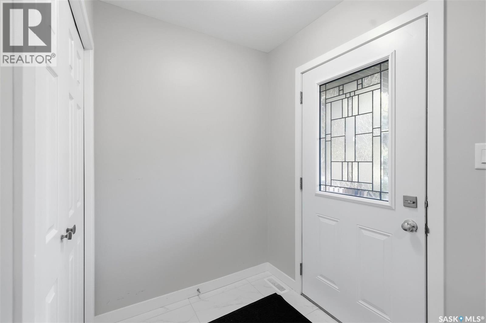 705 33rd Street W, Saskatoon, Saskatchewan  S7L 0W2 - Photo 5 - SK044967