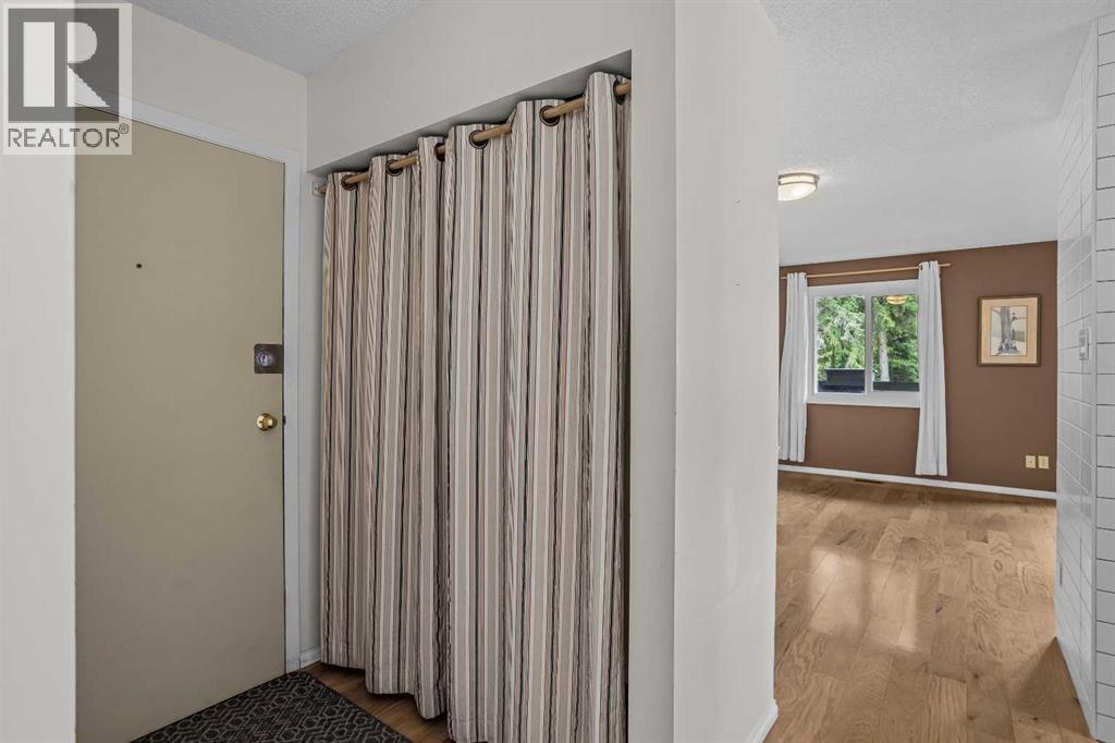 102, 417 Beaver Street, Banff, Alberta  T1L 1G3 - Photo 3 - A2322759