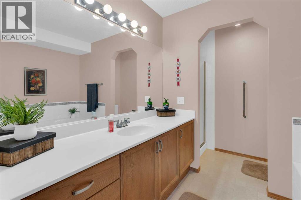 264 Tuscany Ridge View NW, Calgary, Alberta  T3L 2J7 - Photo 22 - A2329666