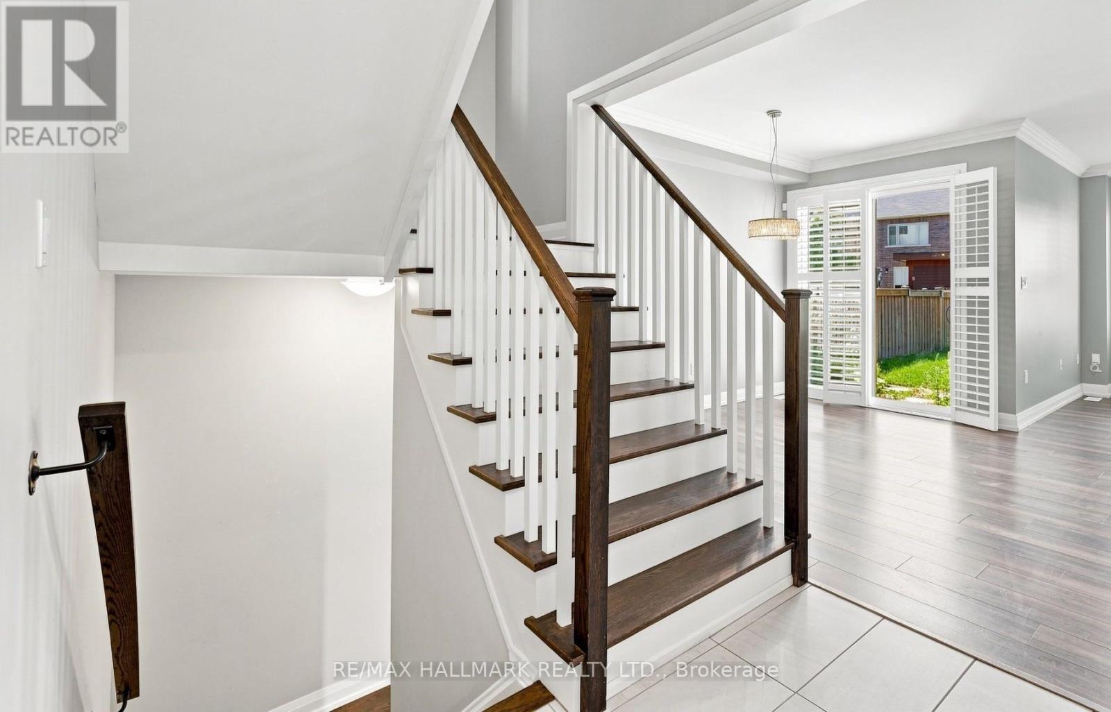 82 Martin Trail, New Tecumseth, Ontario L0G 1W0 - Photo 16 - N13645066