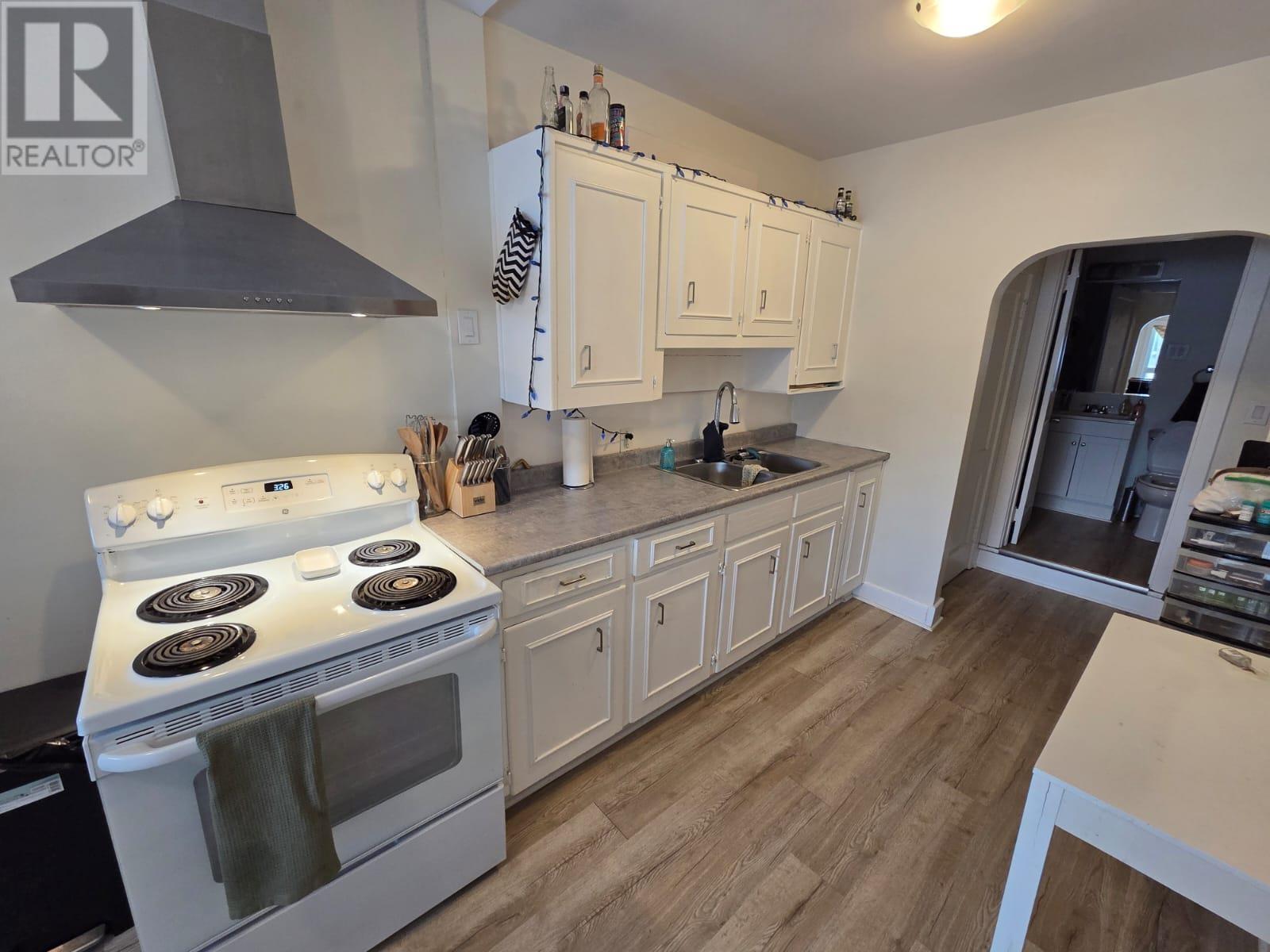 1012 Victoria Ave E, Thunder Bay, Ontario  P7C 1B6 - Photo 2 - TB2602295