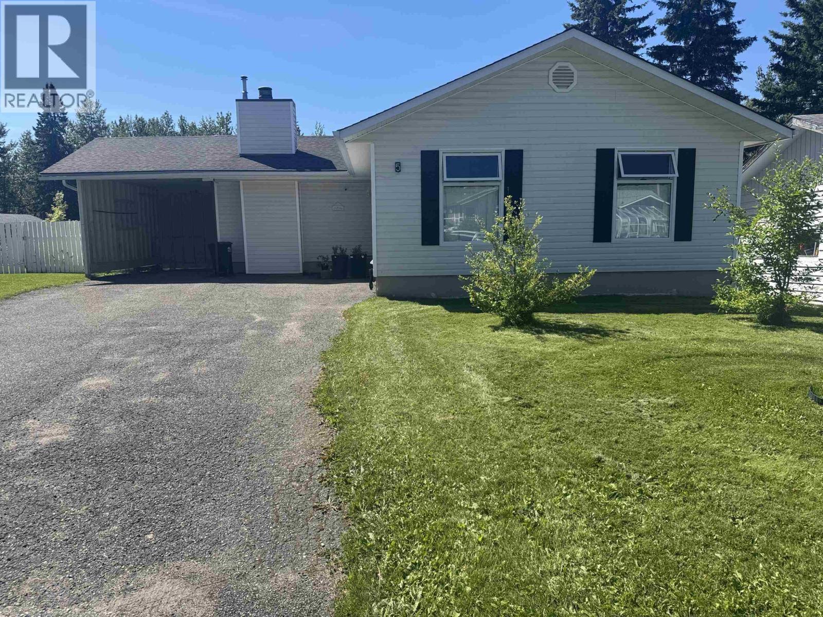 5 Cut Thumb Place, Mackenzie, British Columbia  V0J 2C0 - Photo 1 - R3152946