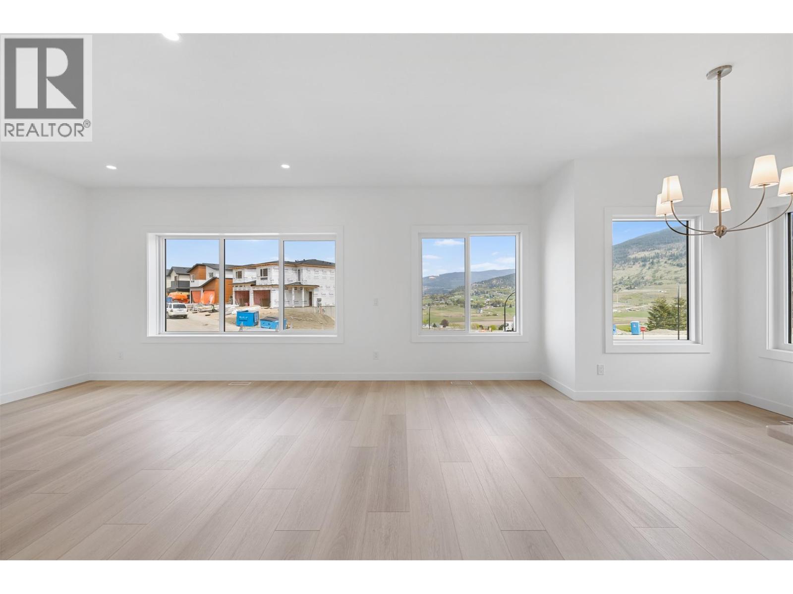 442 Arrowleaf Rise, Coldstream, British Columbia  V1B 2M4 - Photo 10 - 10380743
