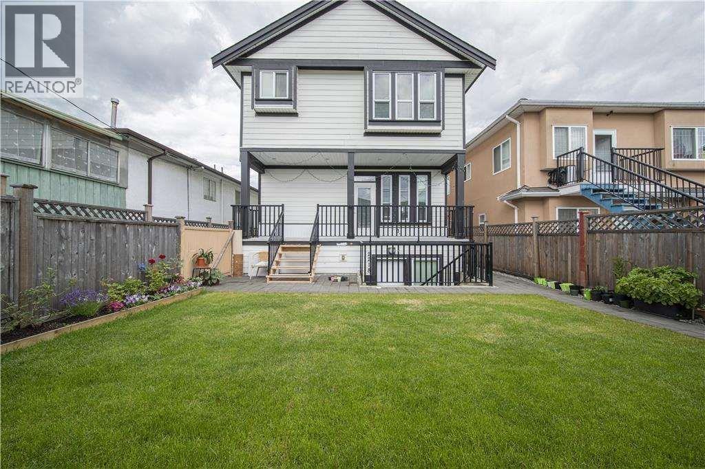 2216 MANNERING AVENUE, Vancouver, British Columbia