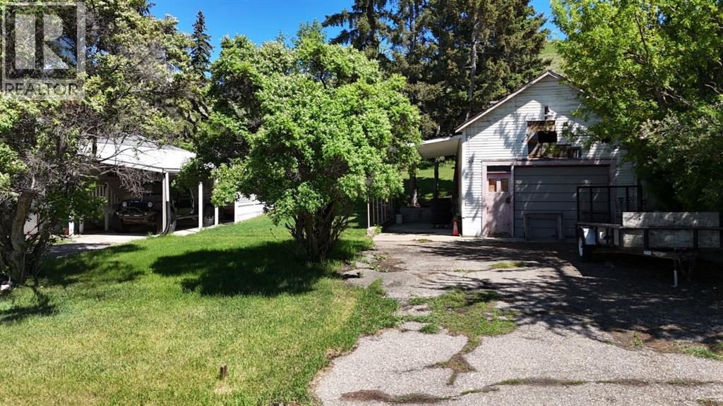 328 Third Street W, Cochrane, Alberta