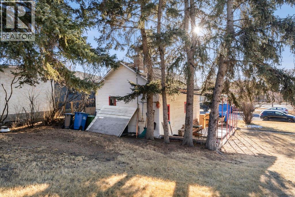 328 Third Street W, Cochrane, Alberta  T4C 1Z6 - Photo 11 - A2318094