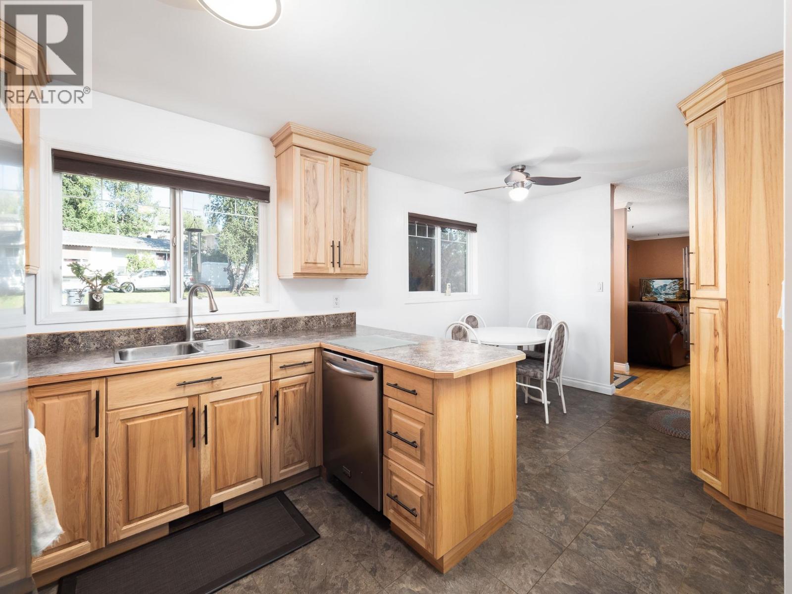 6049 Kim Place, Prince George, British Columbia  V2K 3L6 - Photo 9 - R3154212