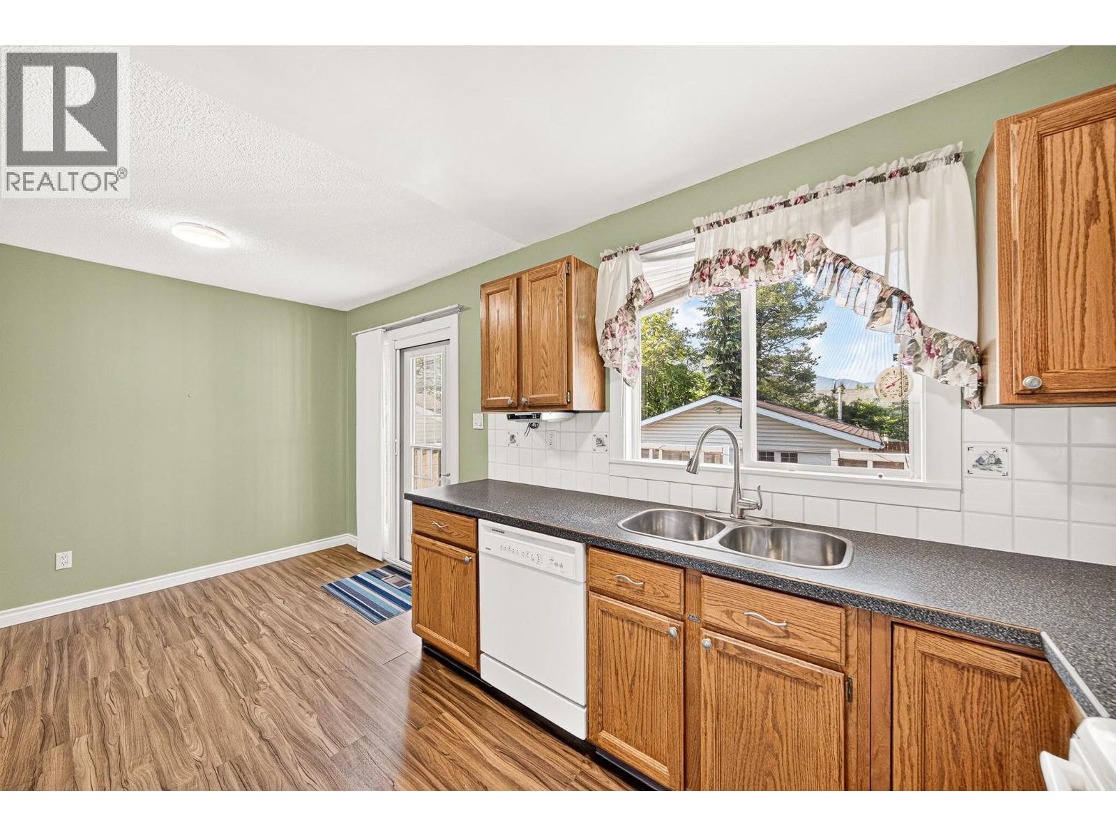 349 Pacific Yew Crescent, Sparwood, British Columbia  V0B 2G0 - Photo 16 - 10393134