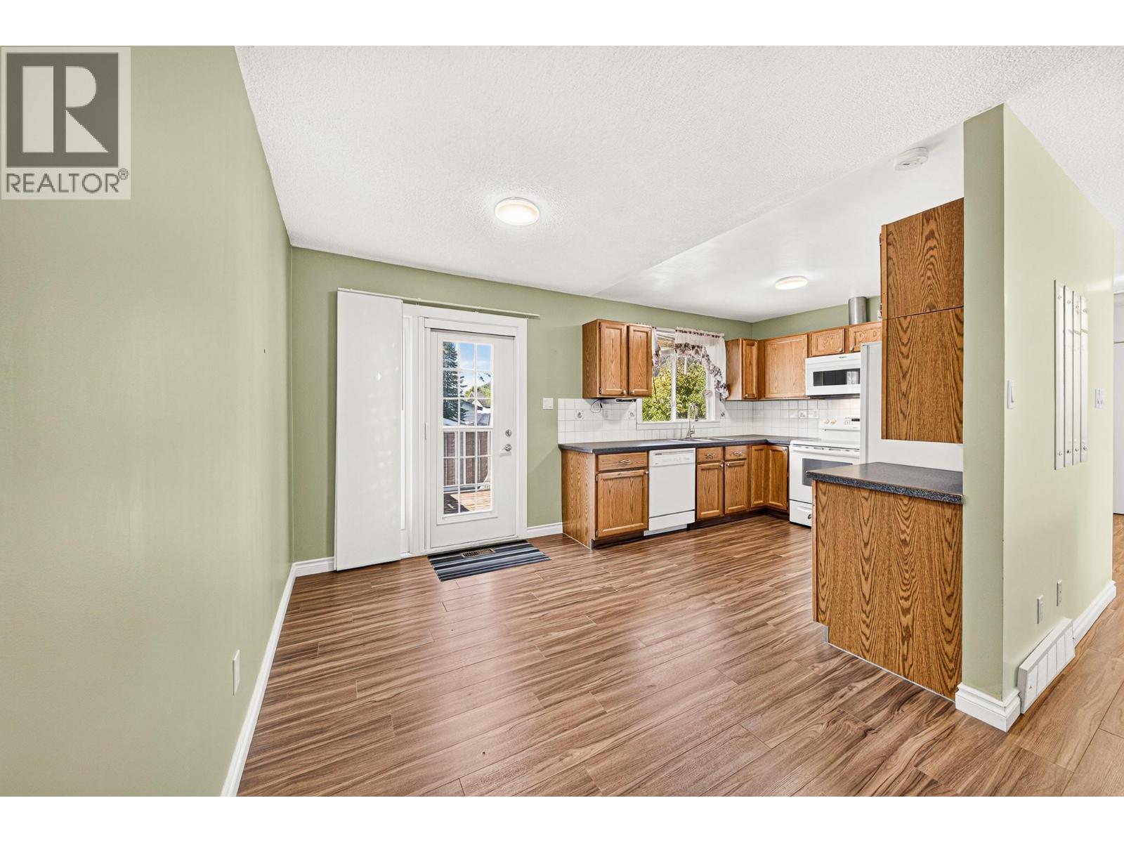 349 Pacific Yew Crescent, Sparwood, British Columbia  V0B 2G0 - Photo 12 - 10393134