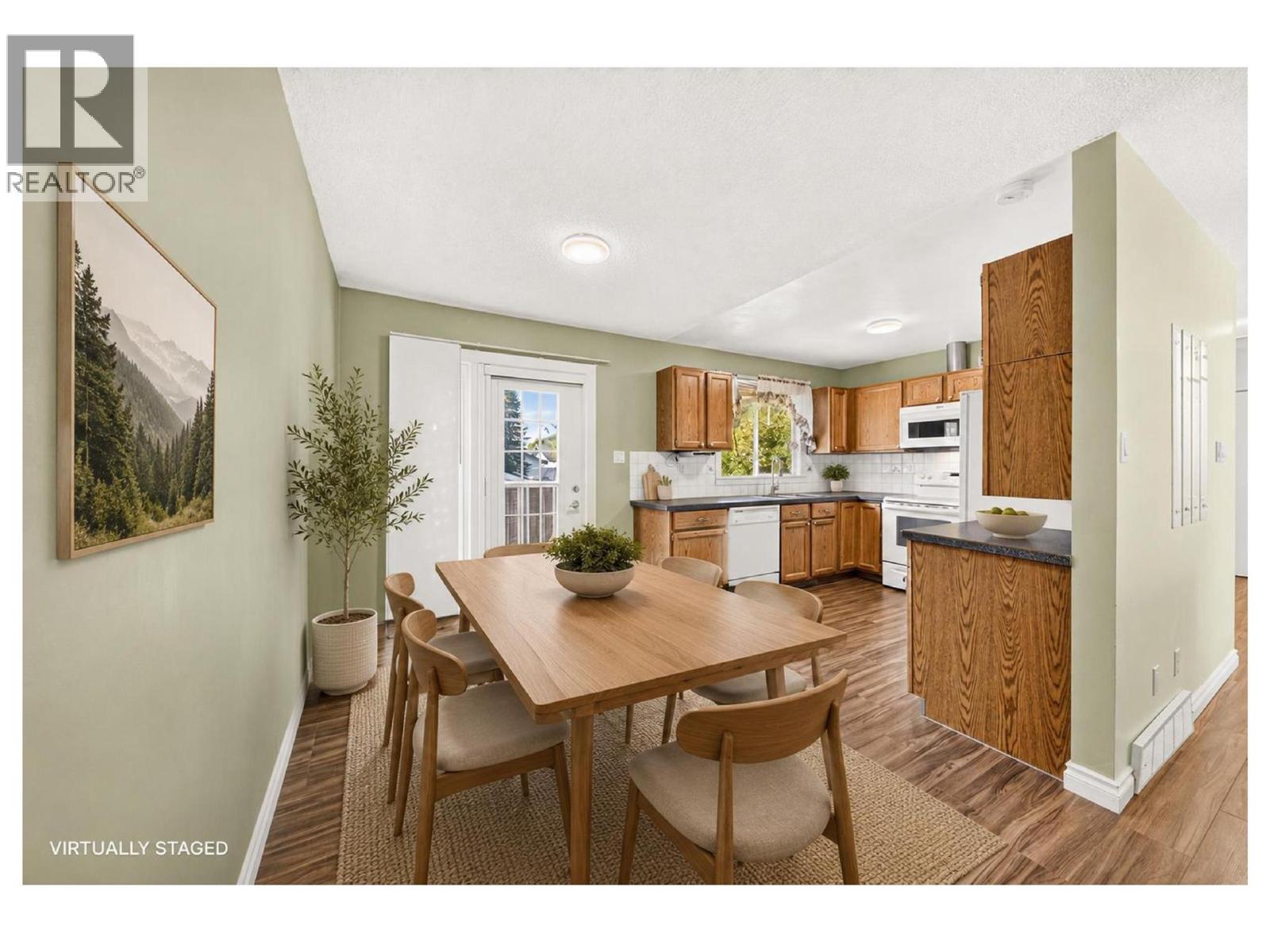 349 Pacific Yew Crescent, Sparwood, British Columbia  V0B 2G0 - Photo 11 - 10393134