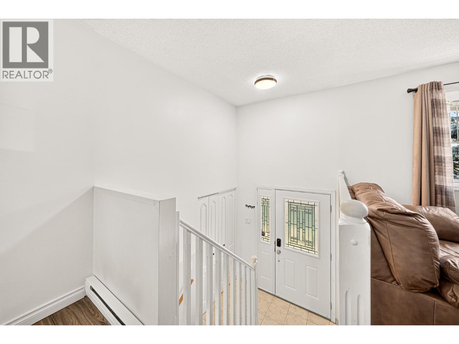 349 Pacific Yew Crescent, Sparwood, British Columbia  V0B 2G0 - Photo 2 - 10393134