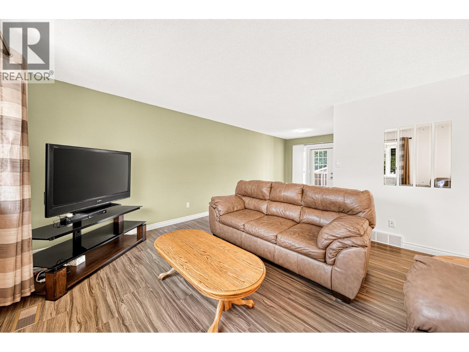 349 Pacific Yew Crescent, Sparwood, British Columbia  V0B 2G0 - Photo 5 - 10393134