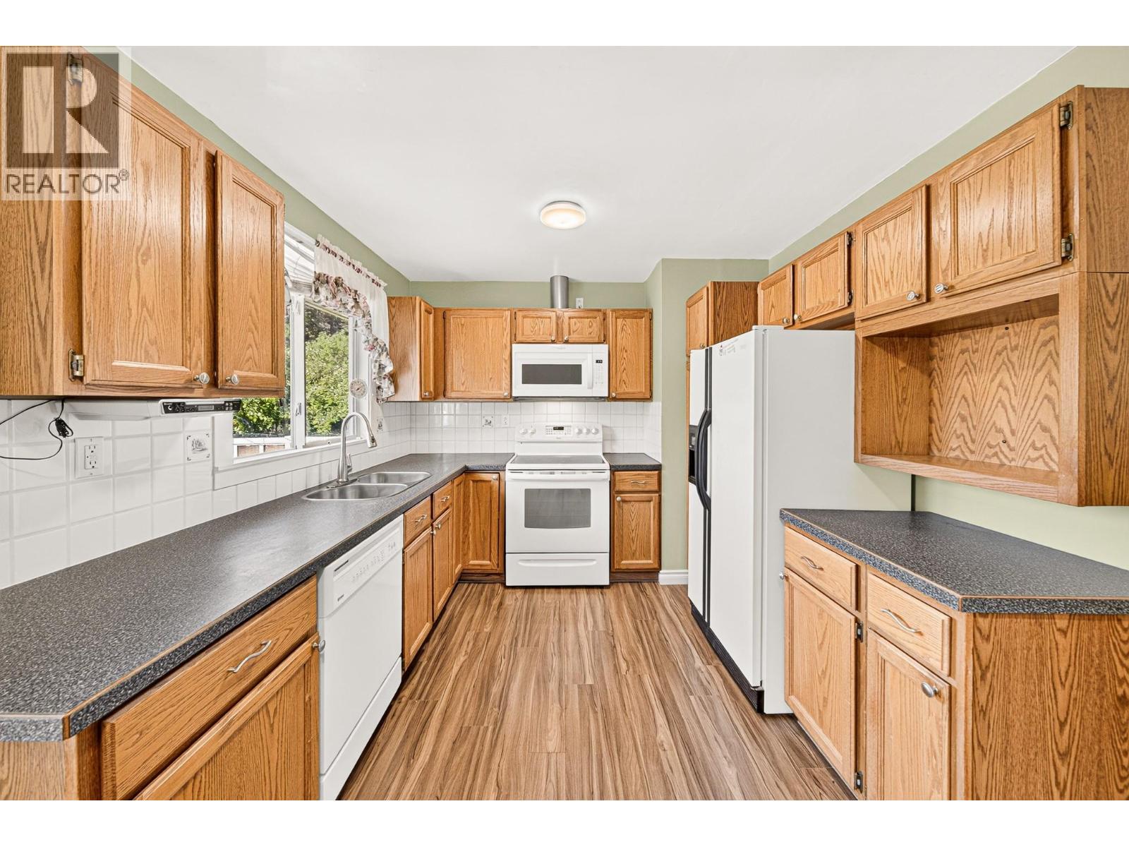 349 Pacific Yew Crescent, Sparwood, British Columbia  V0B 2G0 - Photo 14 - 10393134