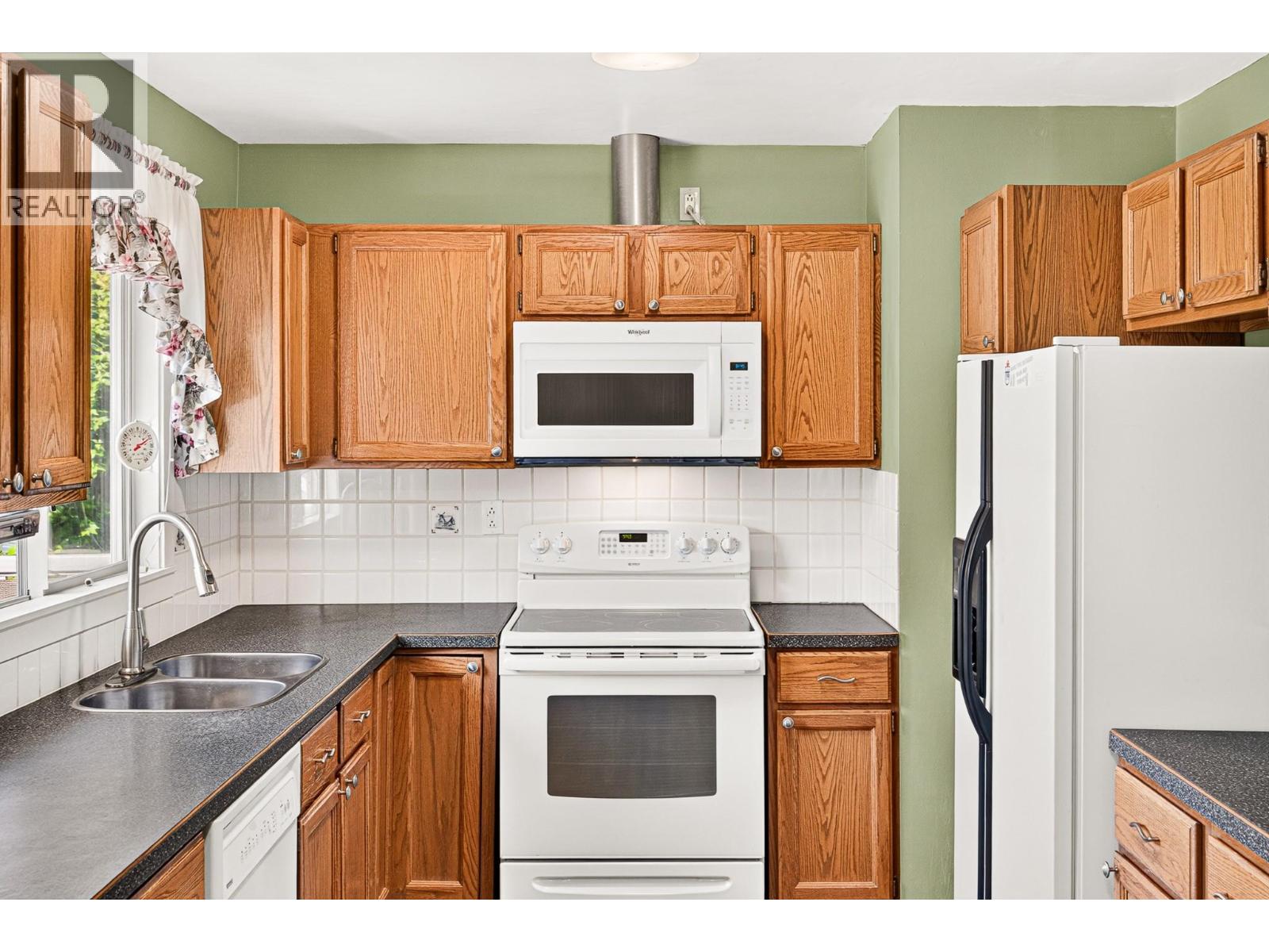 349 Pacific Yew Crescent, Sparwood, British Columbia  V0B 2G0 - Photo 19 - 10393134