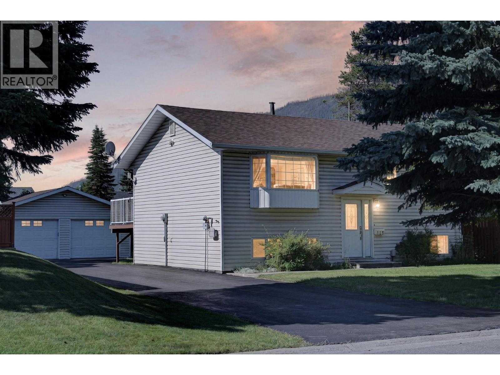 349 Pacific Yew Crescent, Sparwood, British Columbia  V0B 2G0 - Photo 69 - 10393134