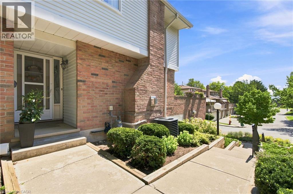 1503 Upper Middle Road Unit# 1, Burlington, Ontario  L7P 4M5 - Photo 3 - 40853108