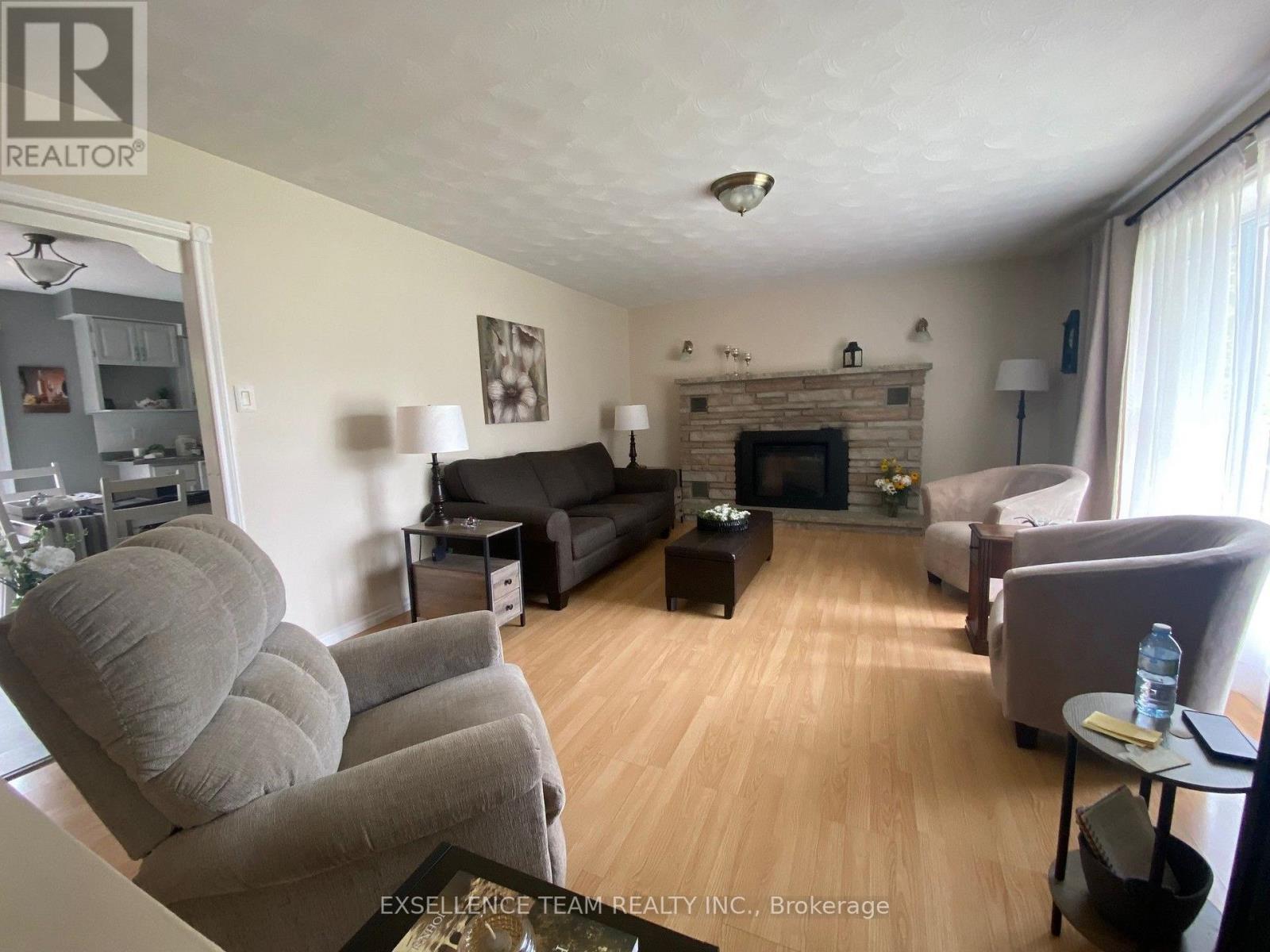 39 Wales Drive N, South Stormont, Ontario  K0C 1M0 - Photo 2 - X13658582