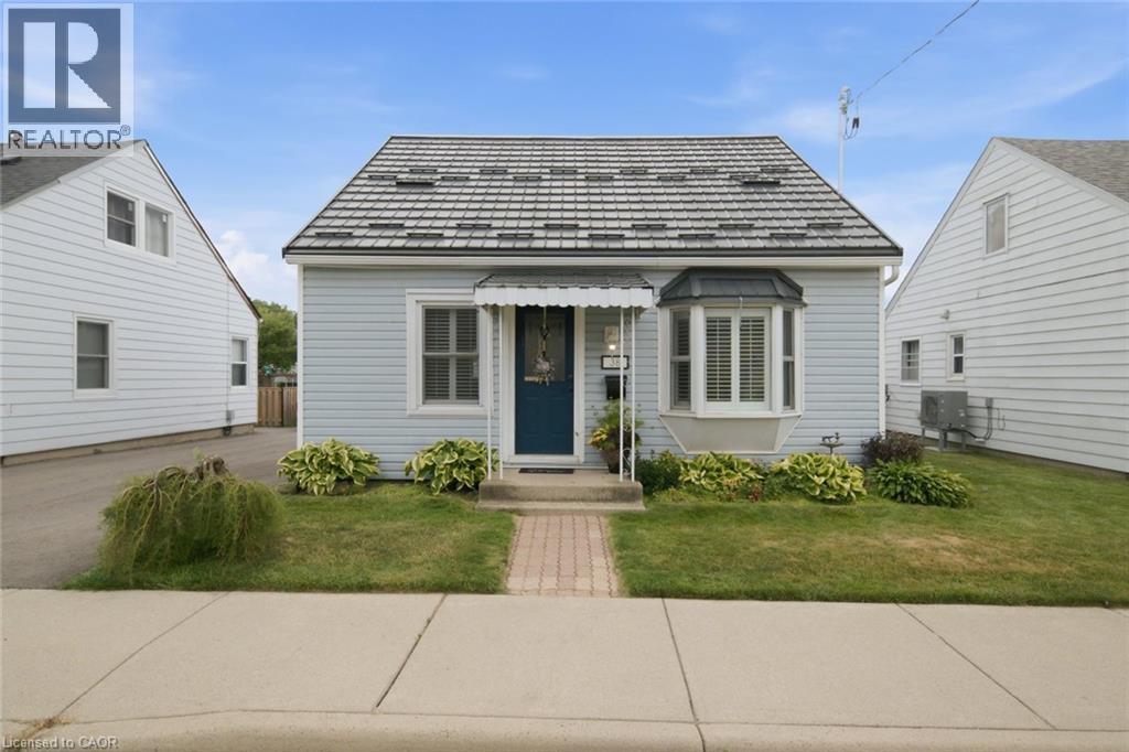 38 Tenth Avenue, Brantford, Ontario  N3S 1E9 - Photo 1 - 40854491